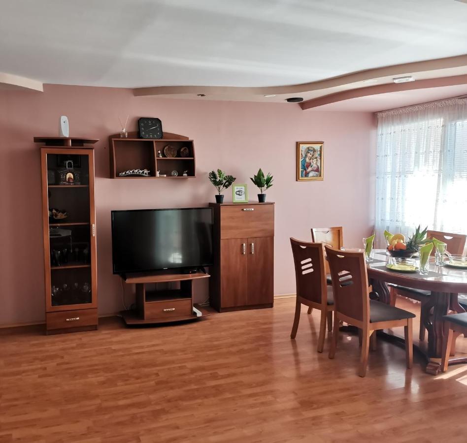 Central Apartment Targovishte Exterior foto